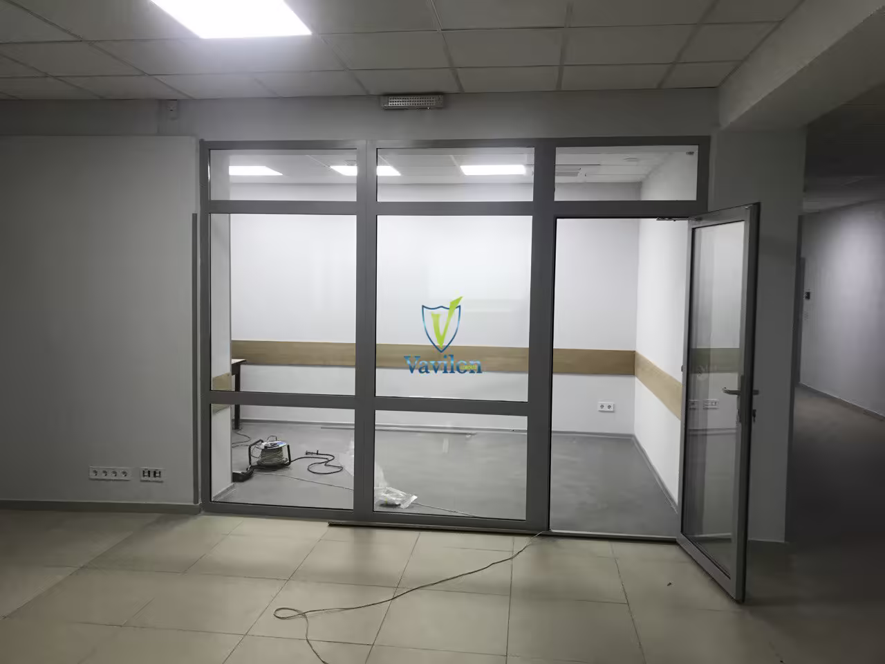 Вхідні групи й двері для відділу поліції