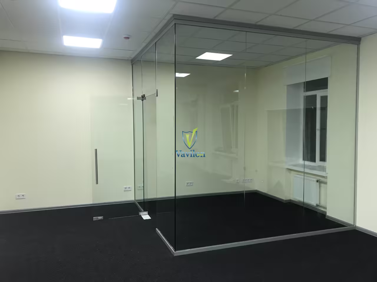 Суцільноскляні перегородки, 300 м²